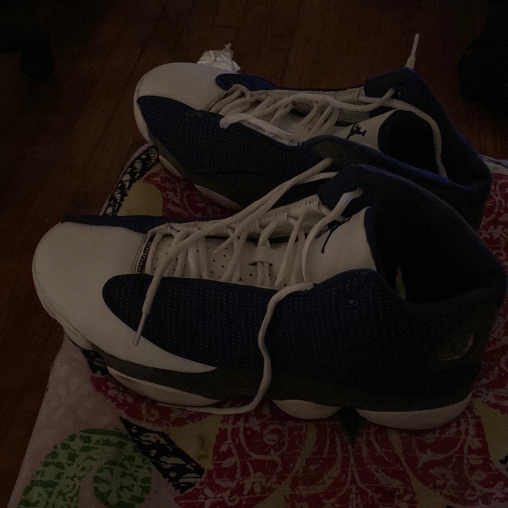 MID NEW JORDAN’S 13 $130 size 11 leather